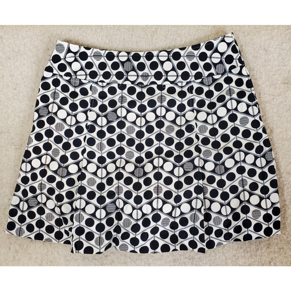 (NEW) LizGolf Geometric Golf Skirt Built in Shorts Size 6